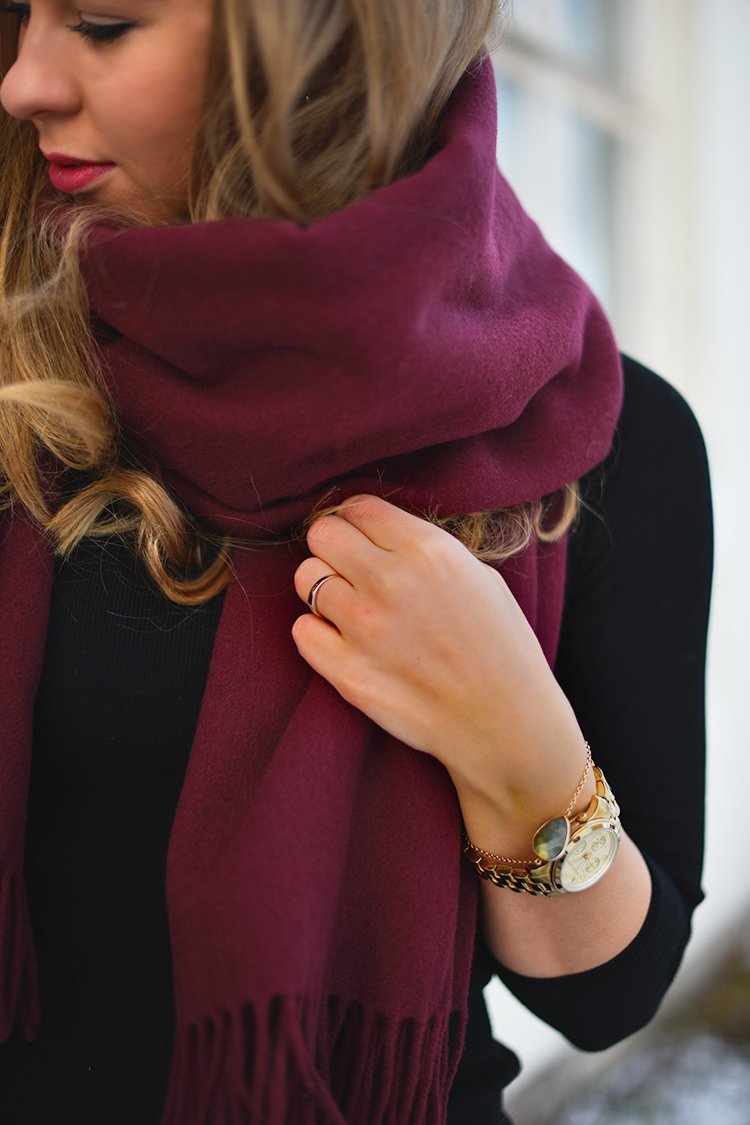 burgundyscarf